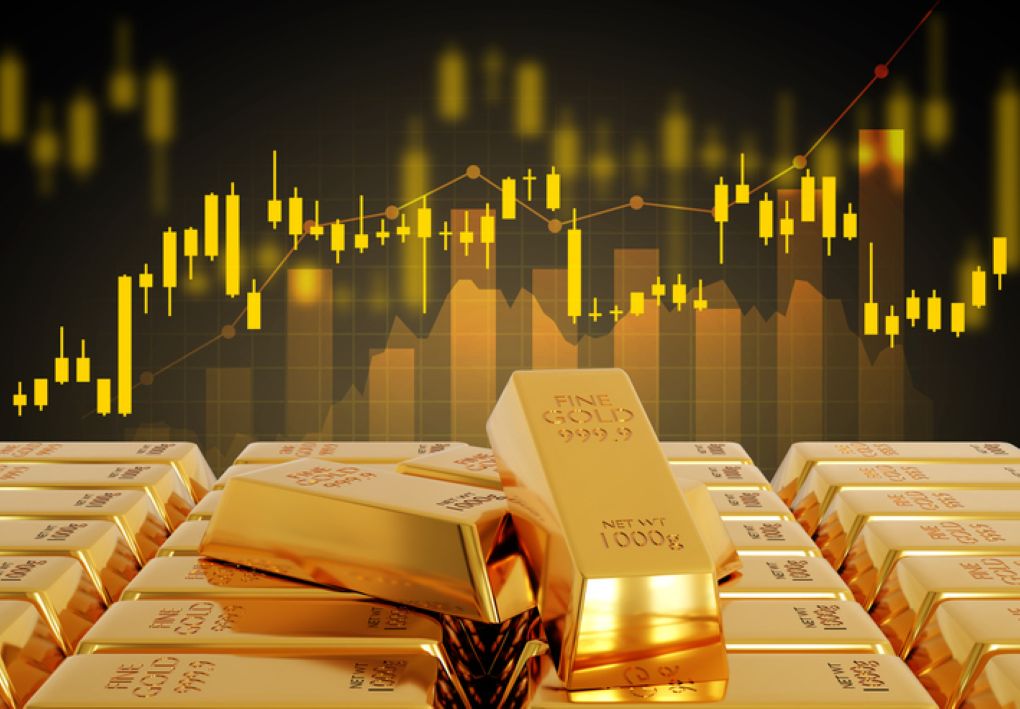 Graph representing gold’s price variations on the market with physical gold underneath